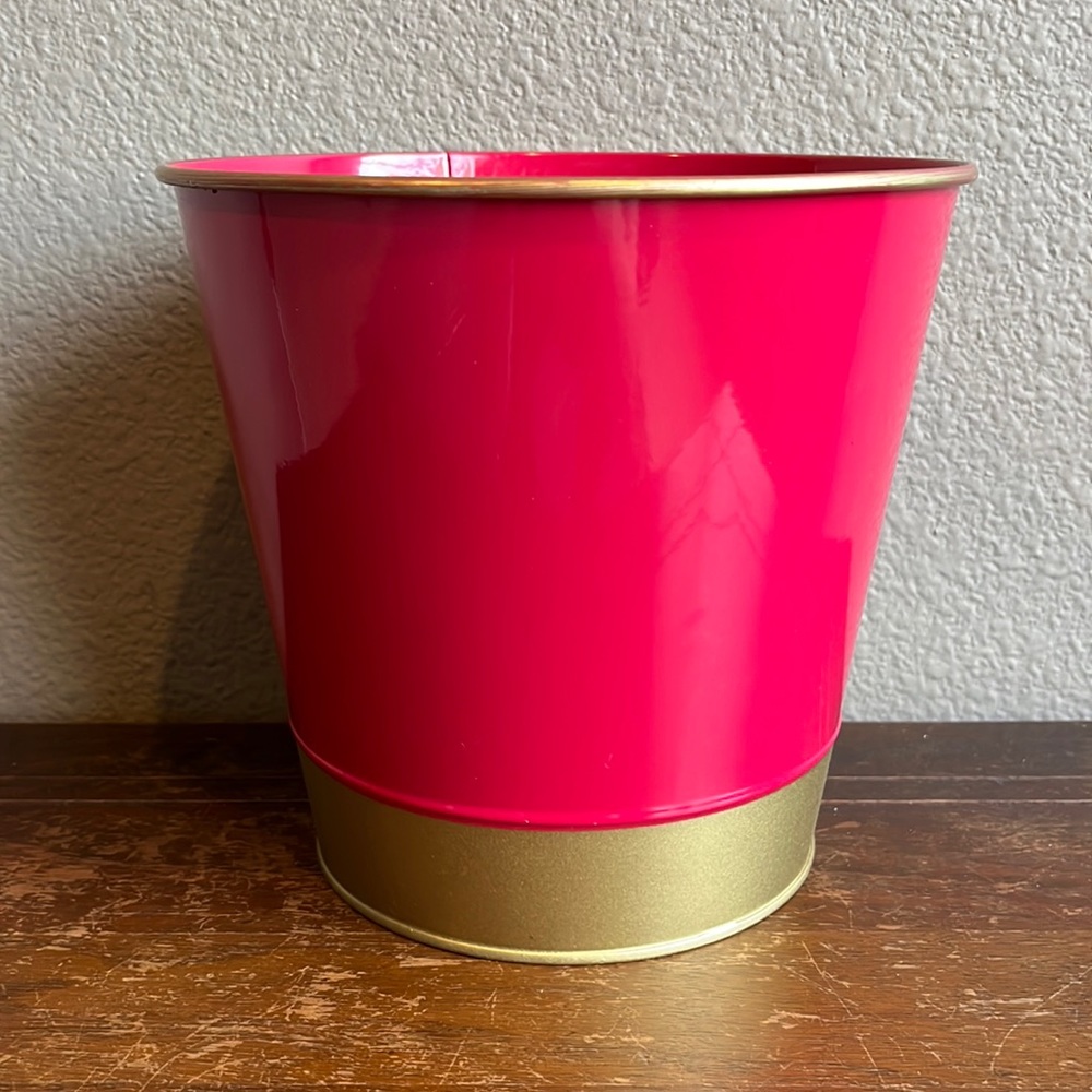Debi Lilly Gold Accent Tin *2 for $5*